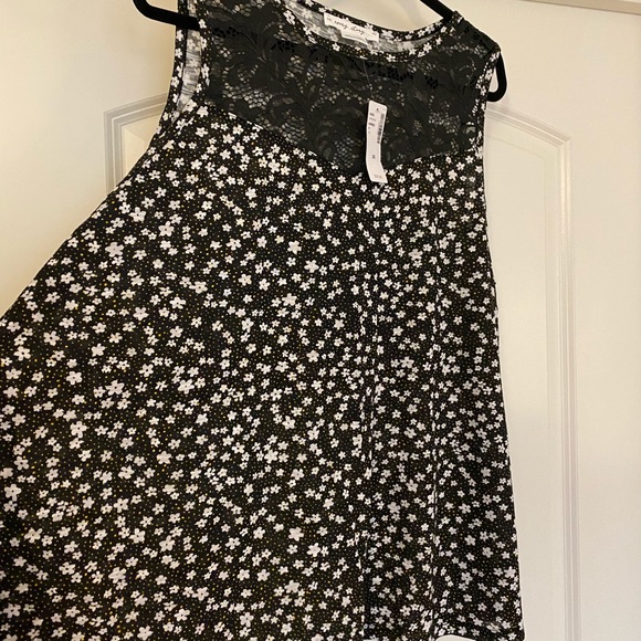 In Every Story Floral Lace Tank - Picture 3 of 5